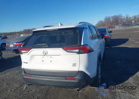 2021 Toyota Rav4 Le z USA, uszkodzony, nr VIN 2T3F1RFV3MW220555